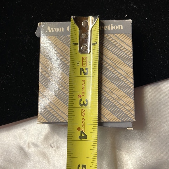 Avon Vintage 1985 Fostoria Ornament Collection Christmas Tree - Picture 6 of 7